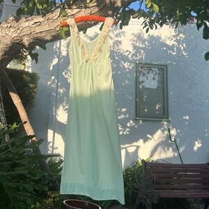 Vtg Mint Green V-Neck Sleeveless Slip Dress with Floral Lace Neckline | Small
